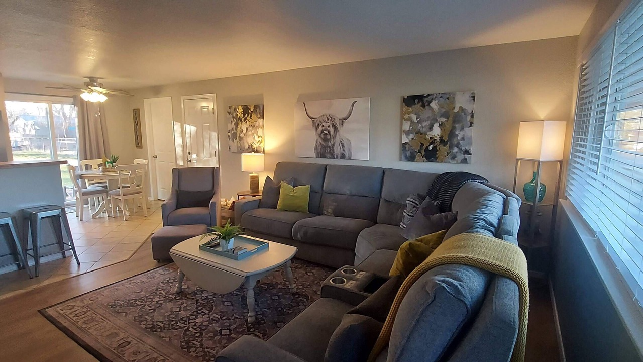 Photo of Livingroom in Southwest Ada County Alliance