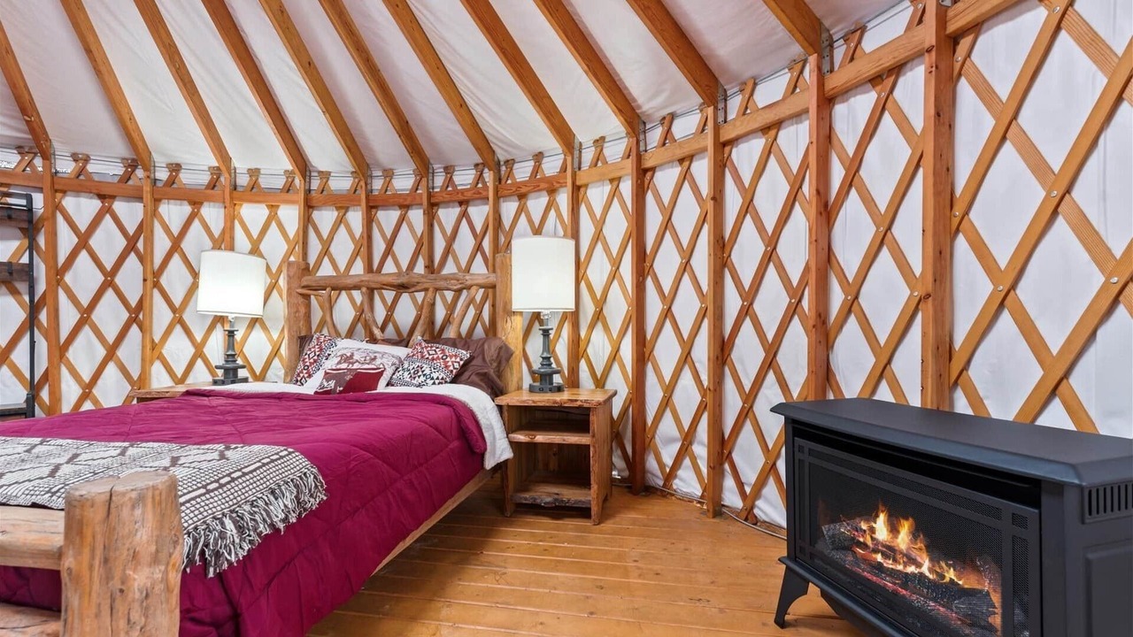Photo of Livingroom in Idaho City