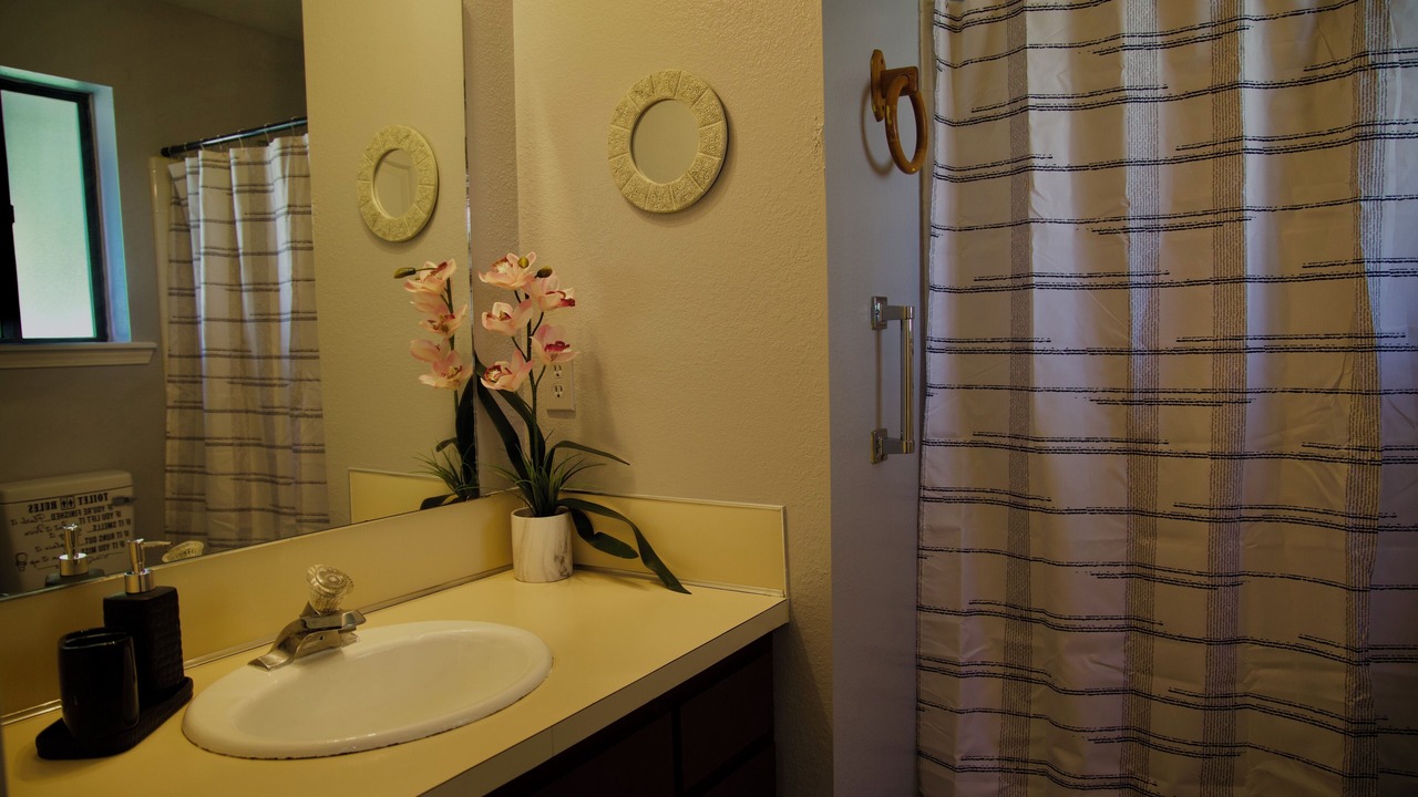 Photo of Bathroom in Southwest Ada County Alliance
