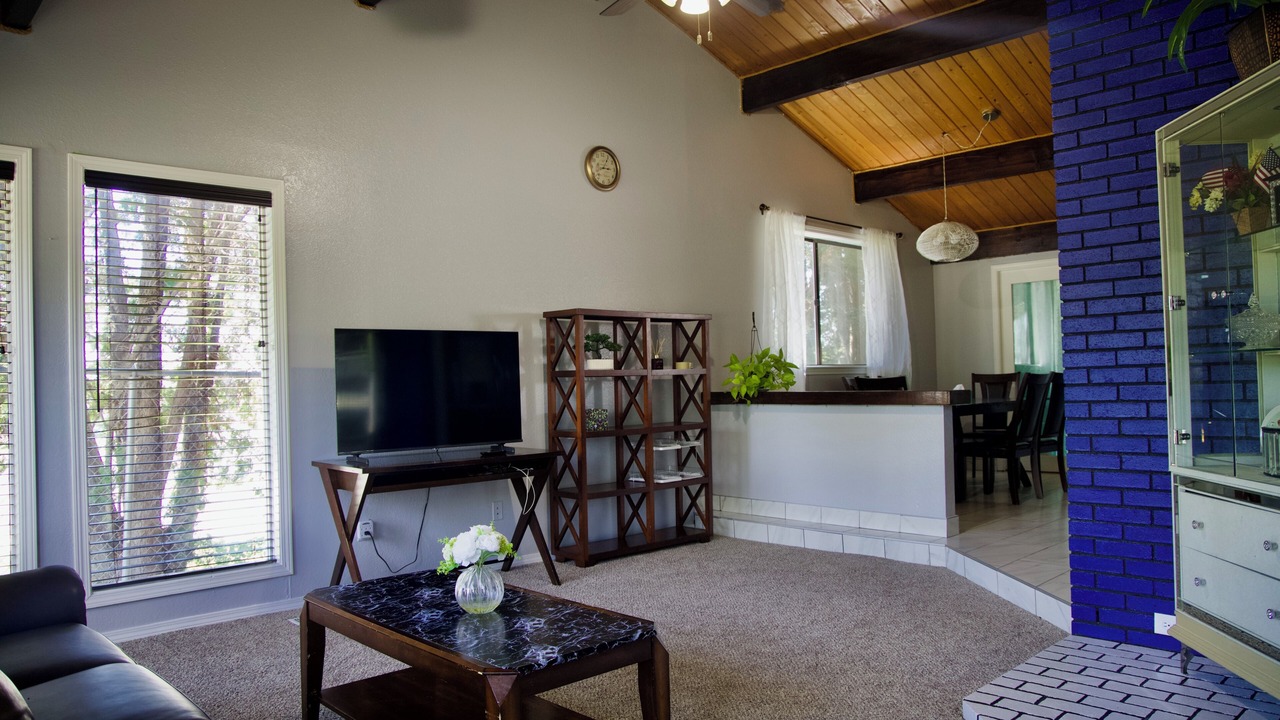 Photo of Livingroom in Southwest Ada County Alliance