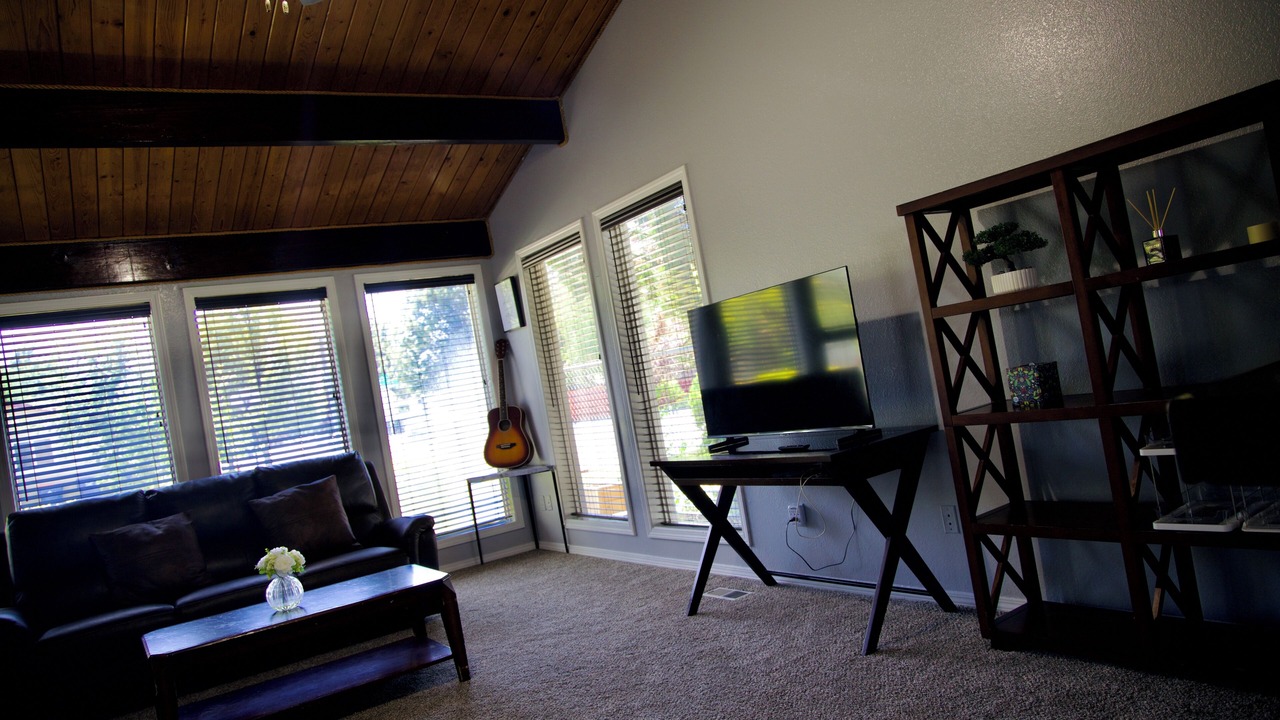 Photo of Livingroom in Southwest Ada County Alliance