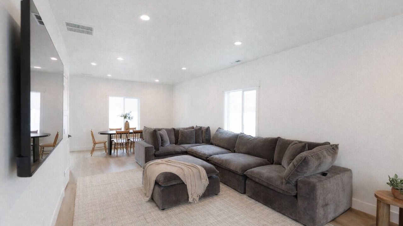 Photo of Livingroom in Shelley
