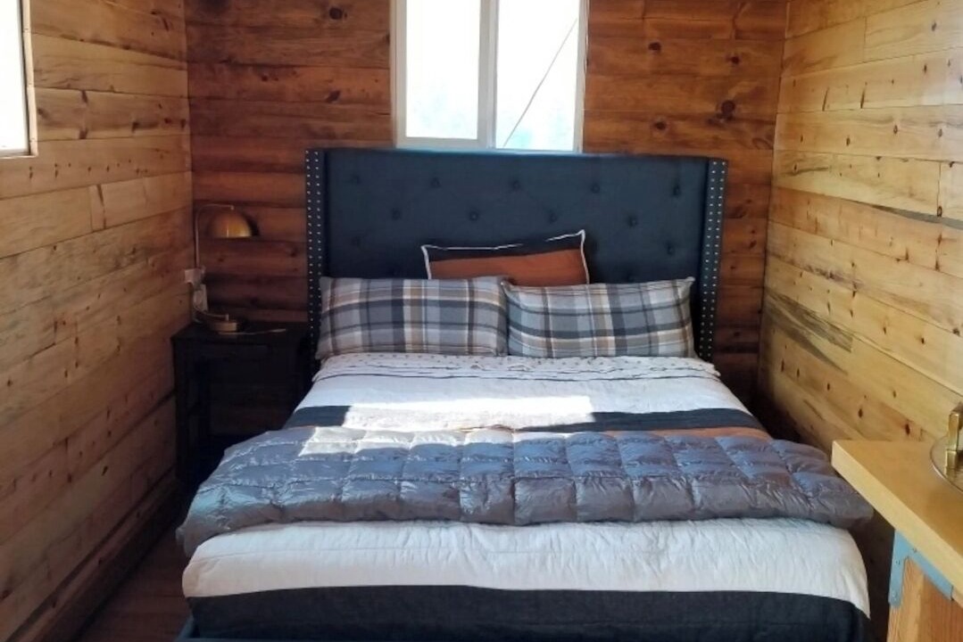 Photo of Bedroom in Oakridge