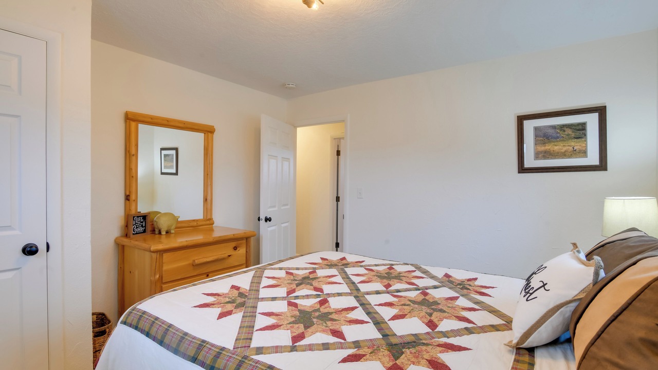 Photo of Bedroom in Ririe