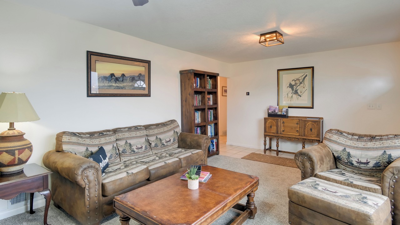 Photo of Livingroom in Ririe