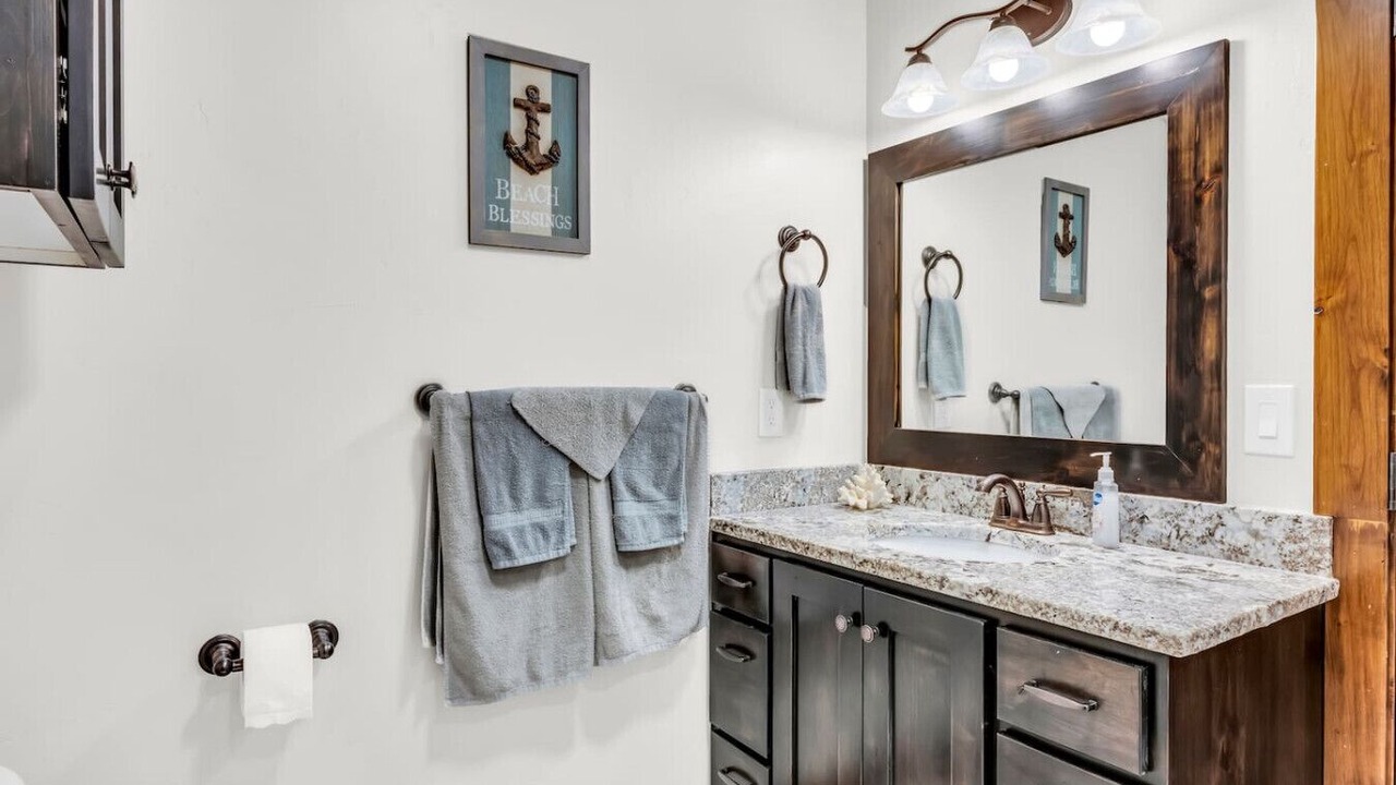 Photo of Bathroom in Harbor Village