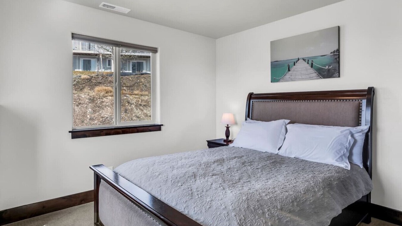 Photo of Bedroom in Harbor Village