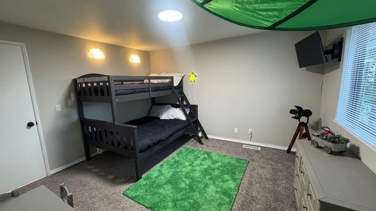 Photo of Bedroom in Squak Mountain