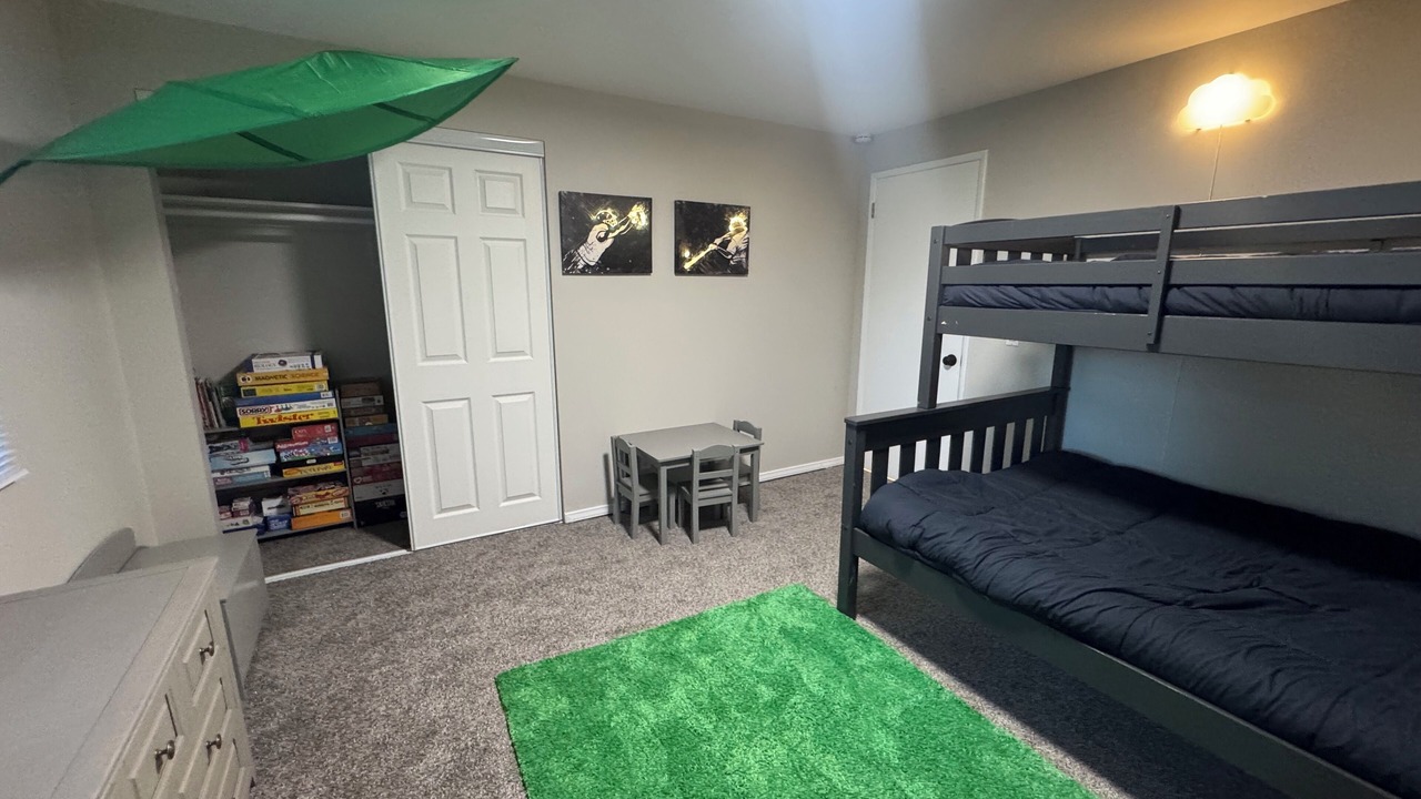 Photo of Bedroom in Squak Mountain