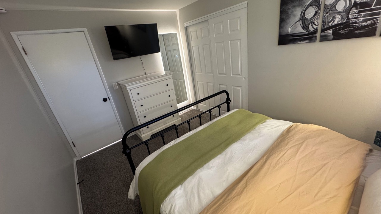 Photo of Bedroom in Squak Mountain