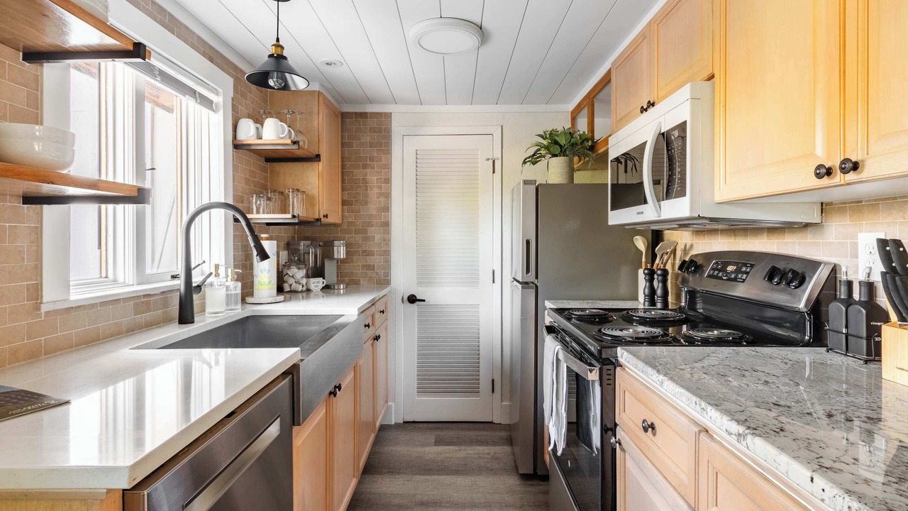 Photo of Kitchen in Depot Bench