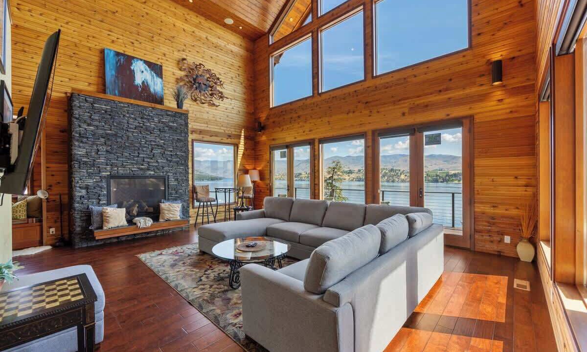 Photo of Livingroom in Chelan
