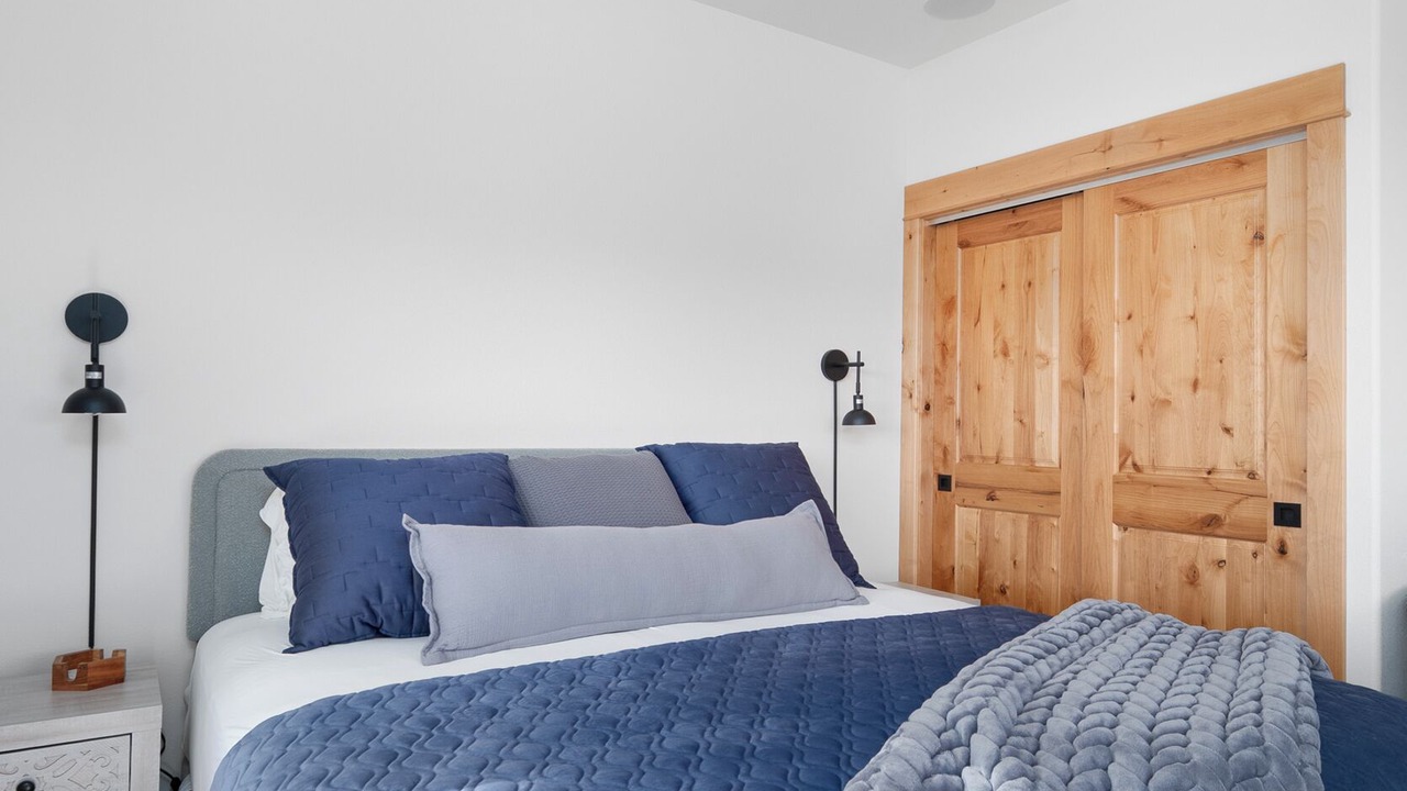 Photo of Bedroom in Roseburg