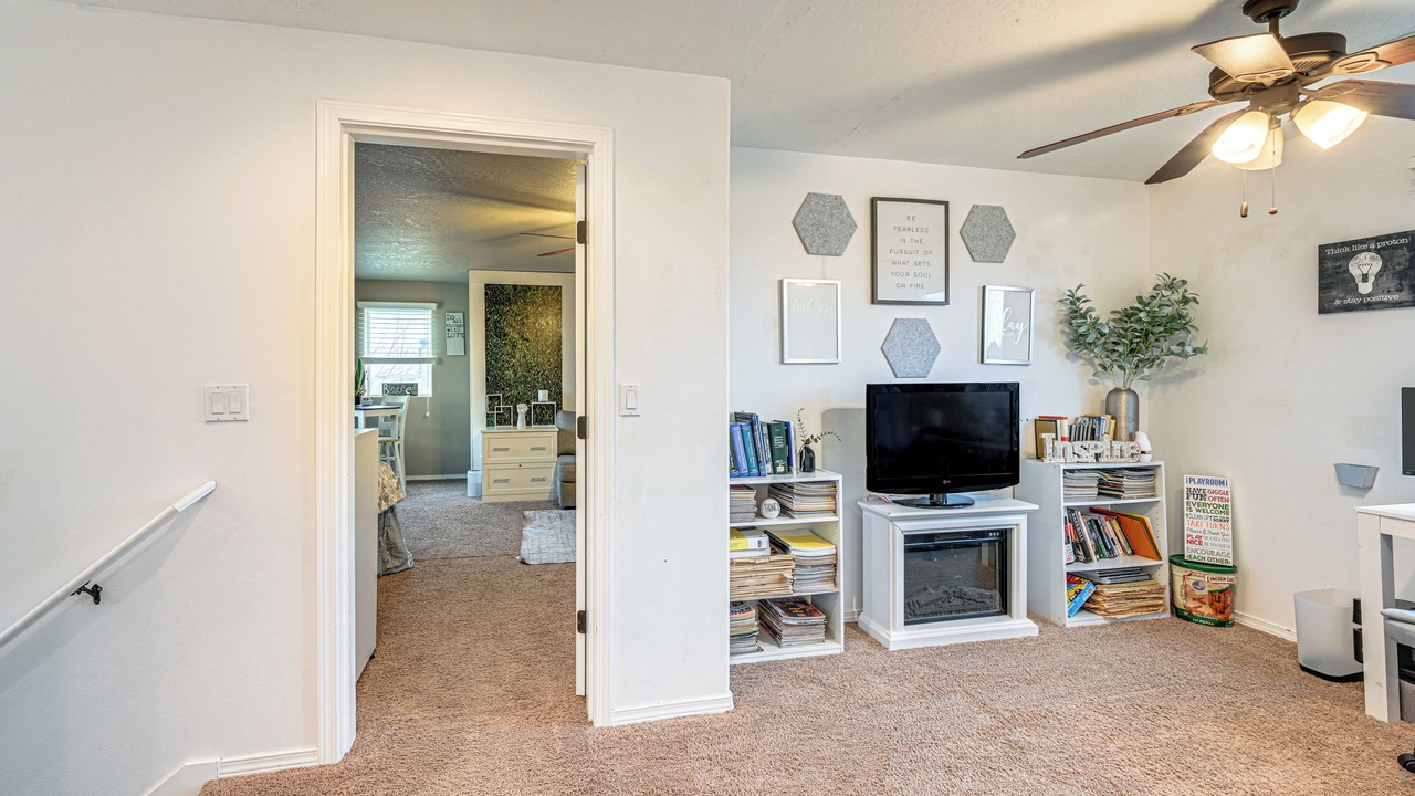 Photo of Livingroom in Tri-Cities