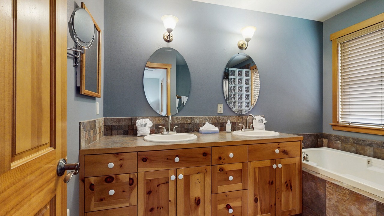 Photo of Bathroom in Cle Elum