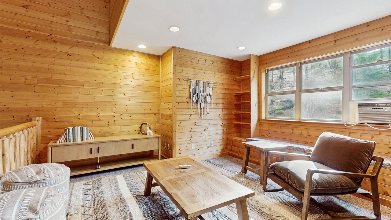 Photo of Livingroom in Cle Elum