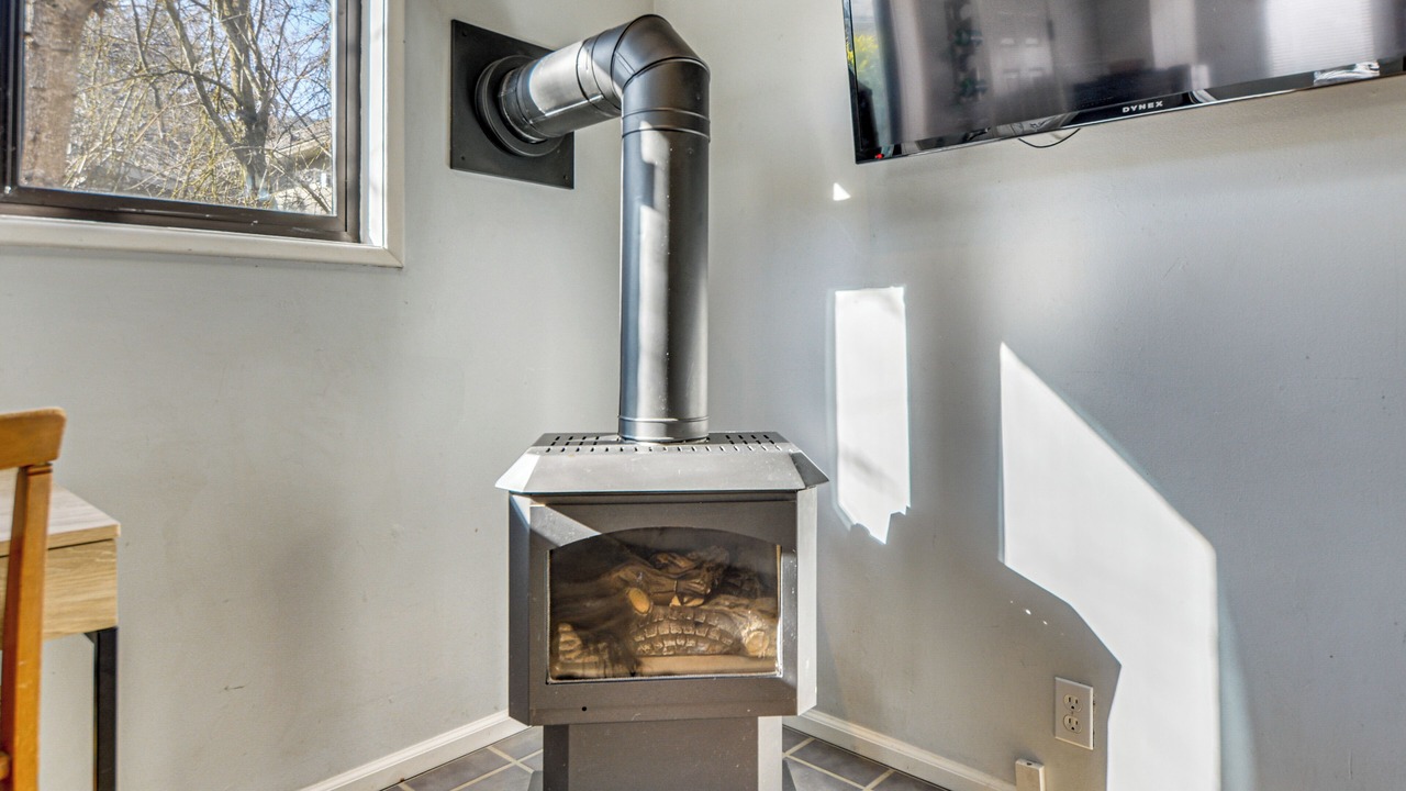 Photo of Livingroom in Siskiyou-Hargadine Historic District