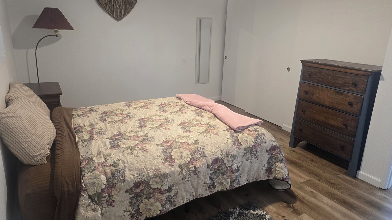Photo of Bedroom in Downtown Klamath Falls