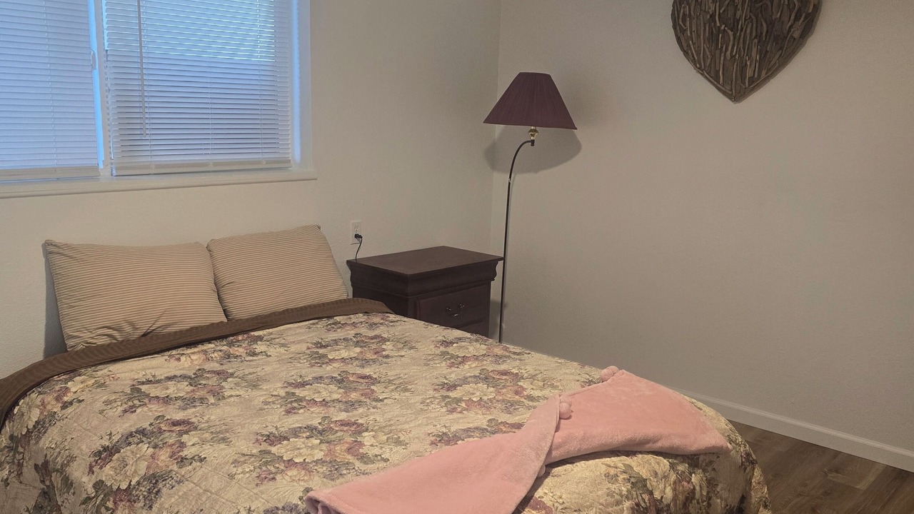 Photo of Bedroom in Downtown Klamath Falls