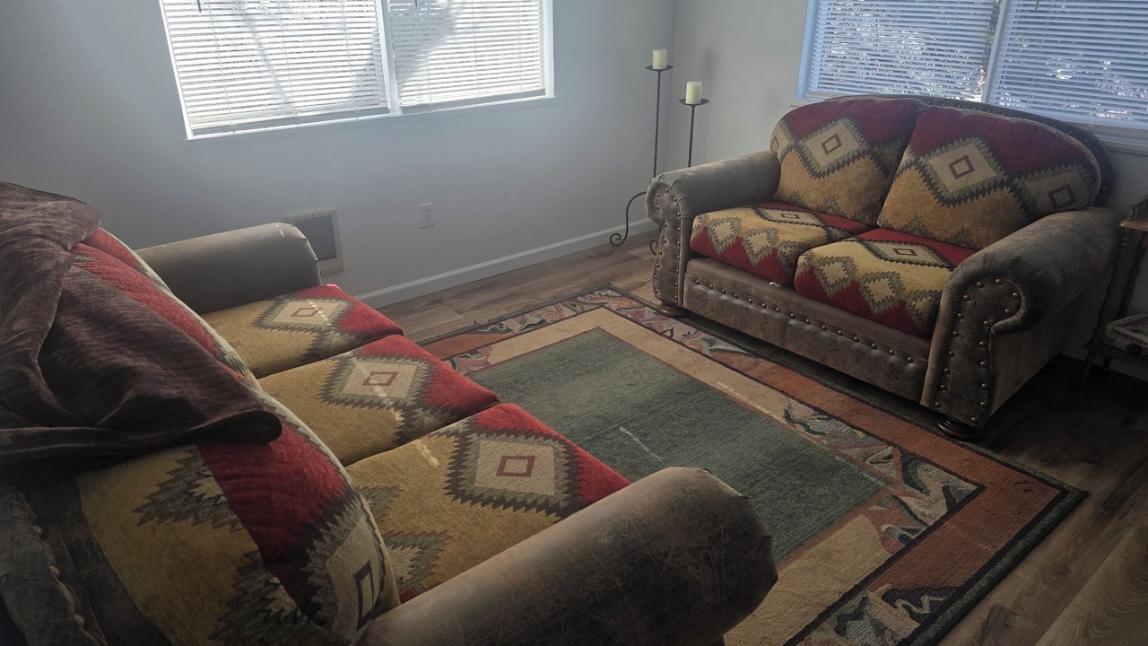 Photo of Livingroom in Downtown Klamath Falls