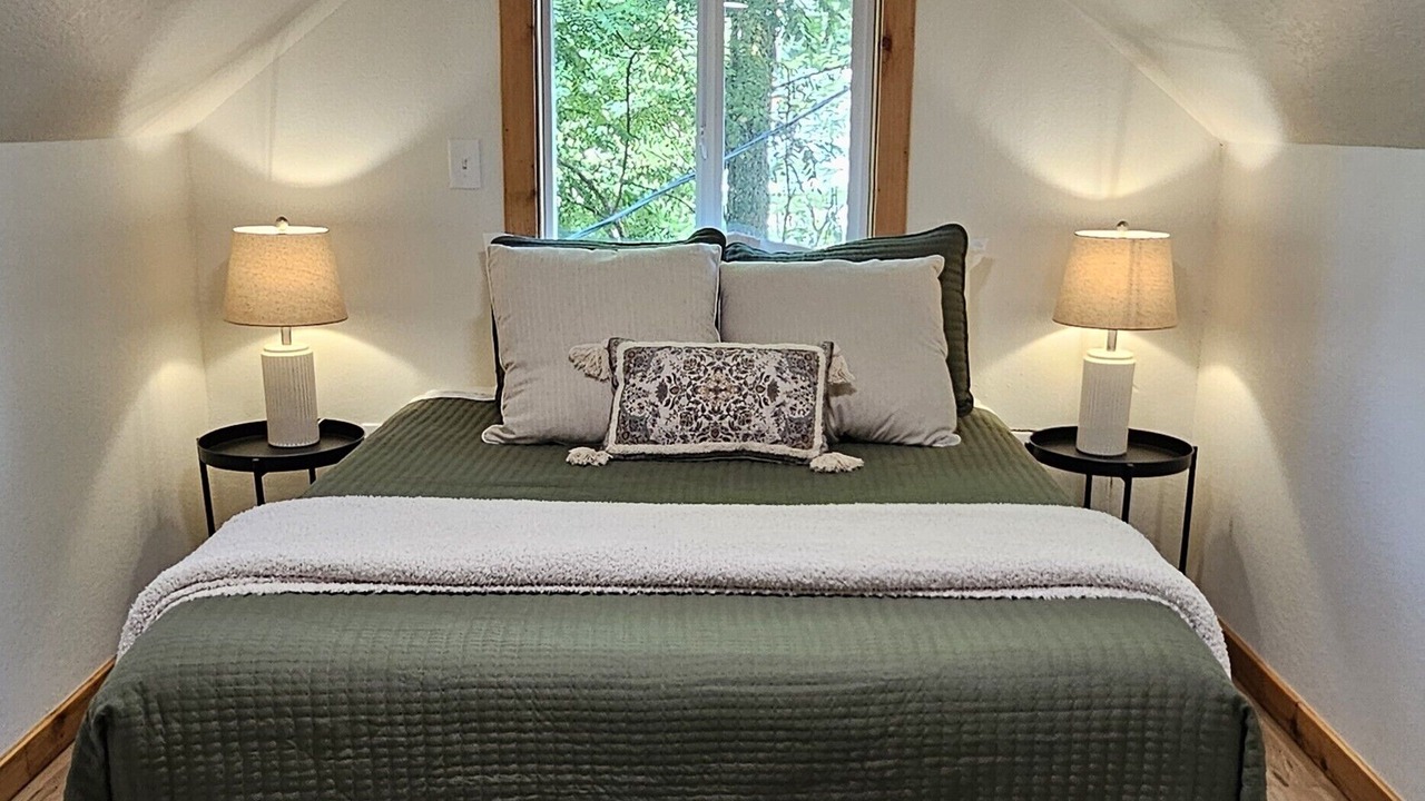 Photo of Bedroom in Marblemount