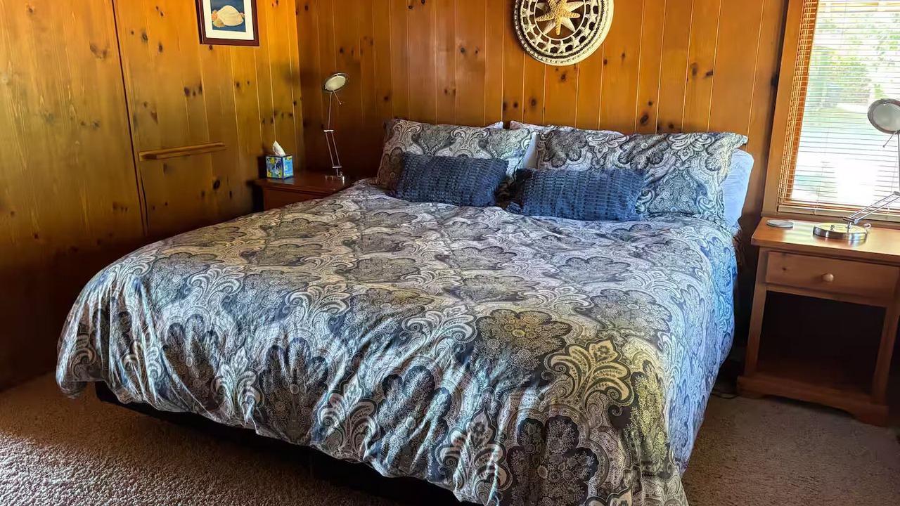 Photo of Bedroom in Hansville