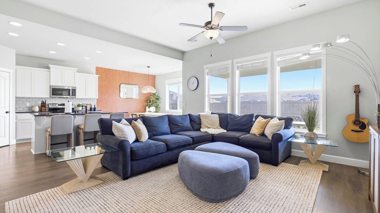 Photo of Livingroom in Tri-Cities
