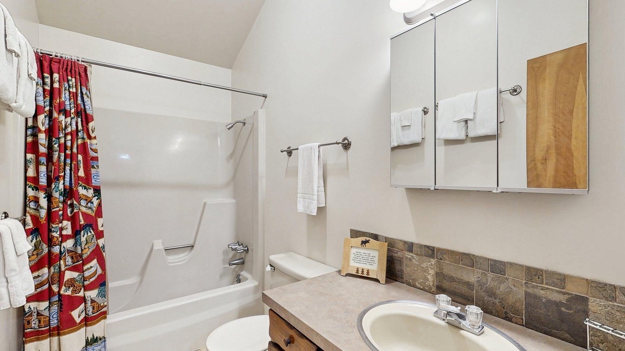 Photo of Bathroom in Cascade