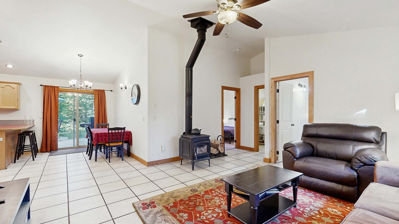 Photo of Livingroom in Donnelly