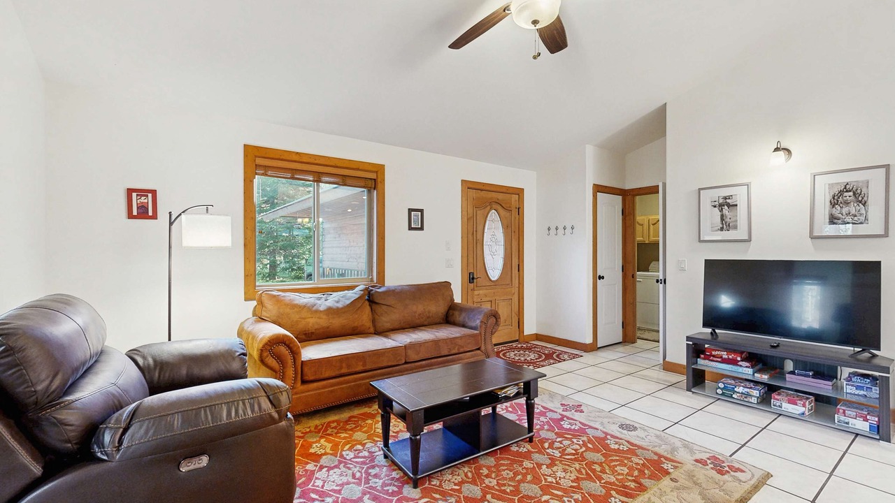 Photo of Livingroom in Donnelly