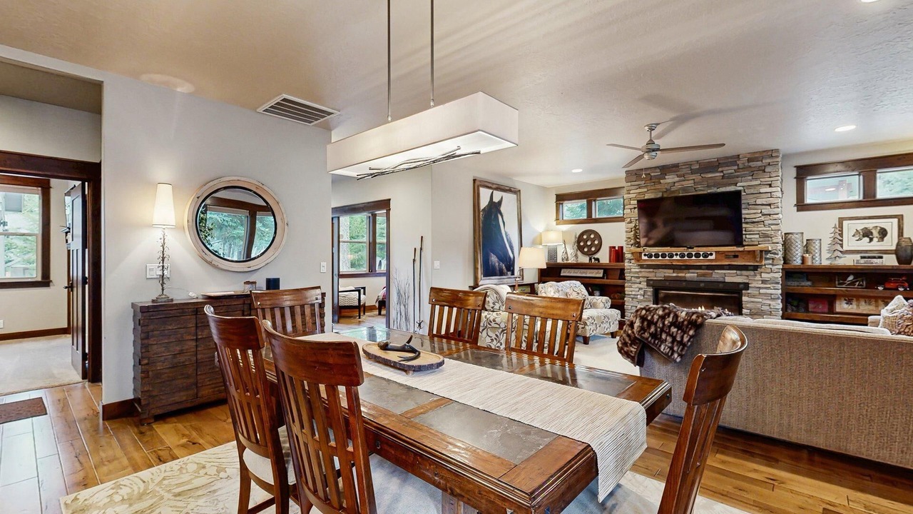 Photo of Livingroom in McCall