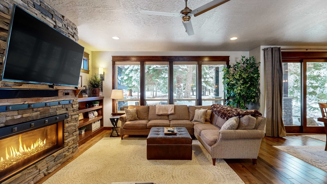 Photo of Livingroom in McCall