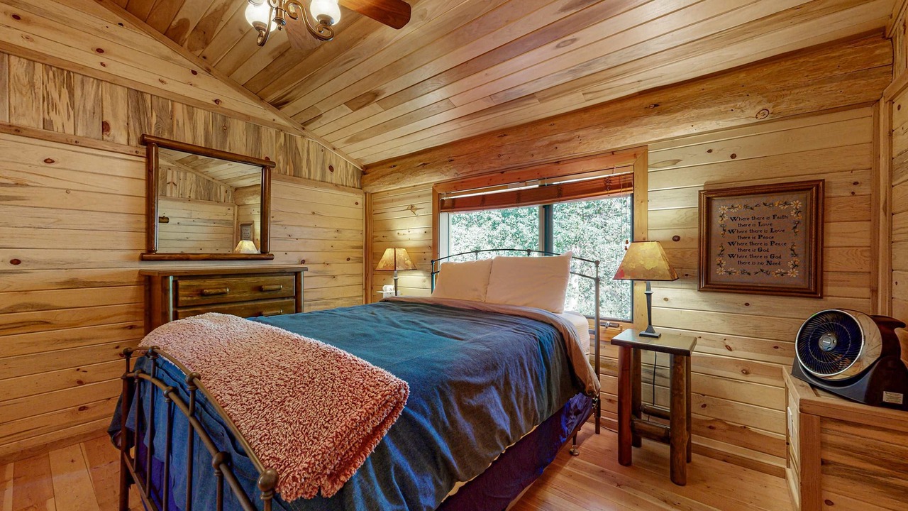 Photo of Bedroom in Tamarack Resort