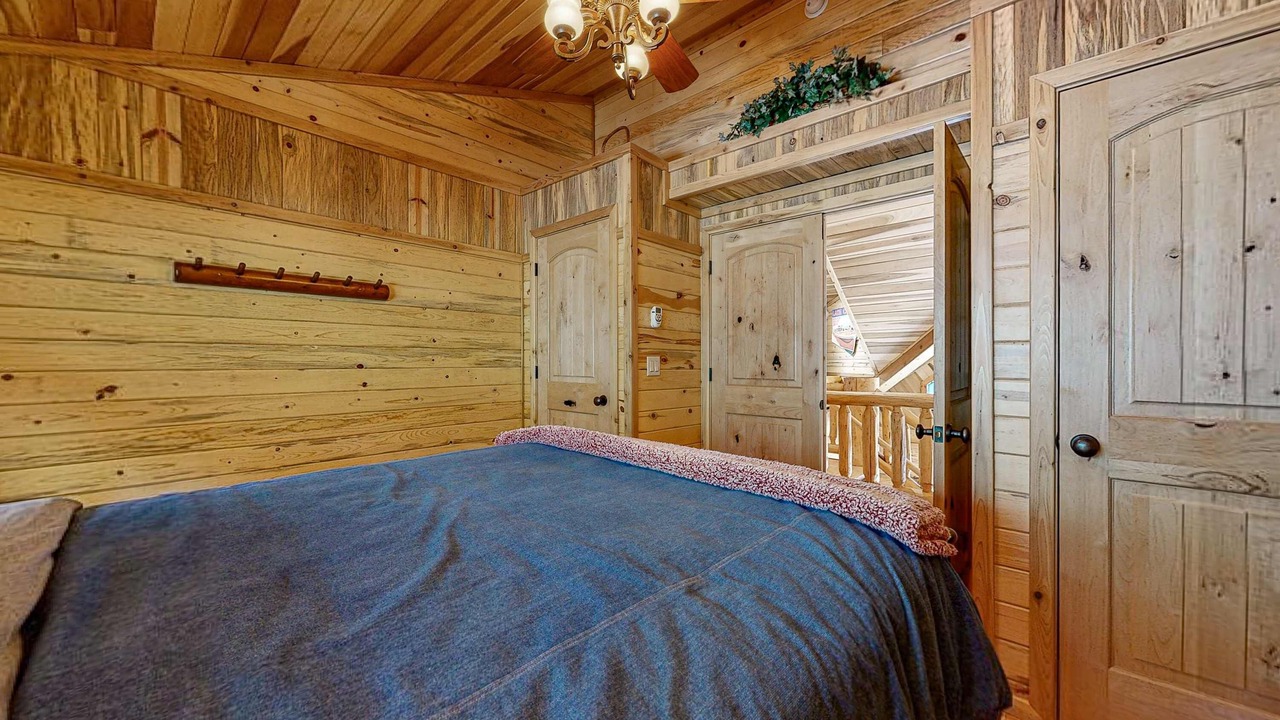 Photo of Bedroom in Tamarack Resort