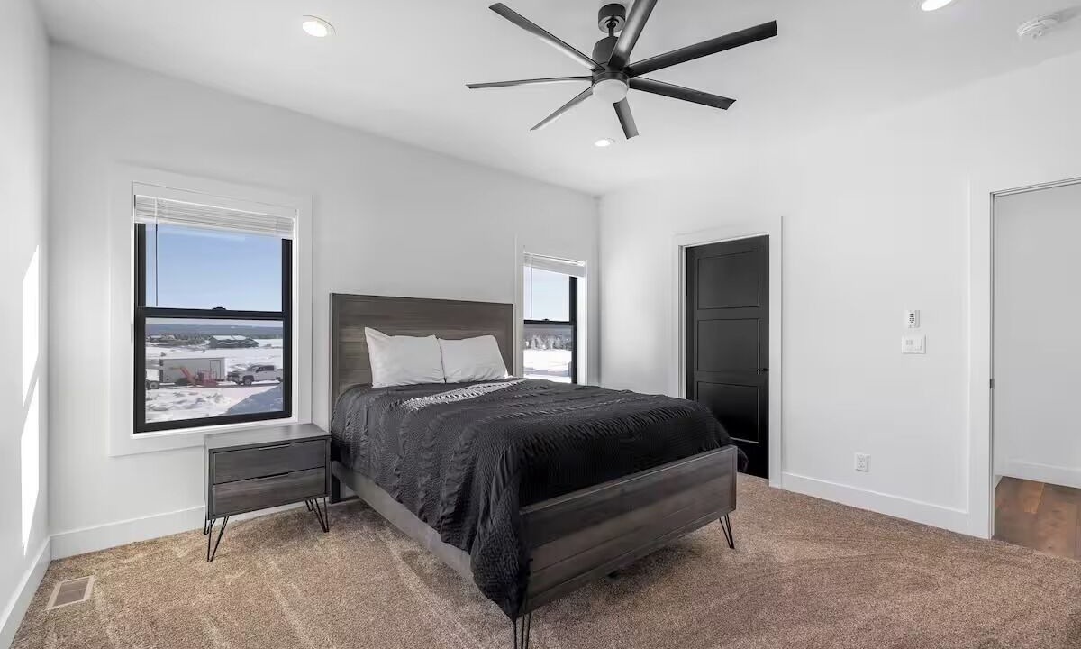 Photo of Bedroom in Island Park