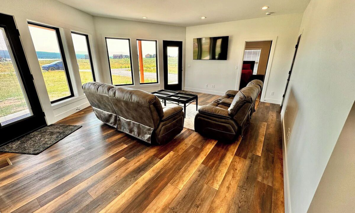 Photo of Livingroom in Island Park