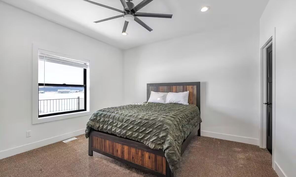 Photo of Bedroom in Island Park