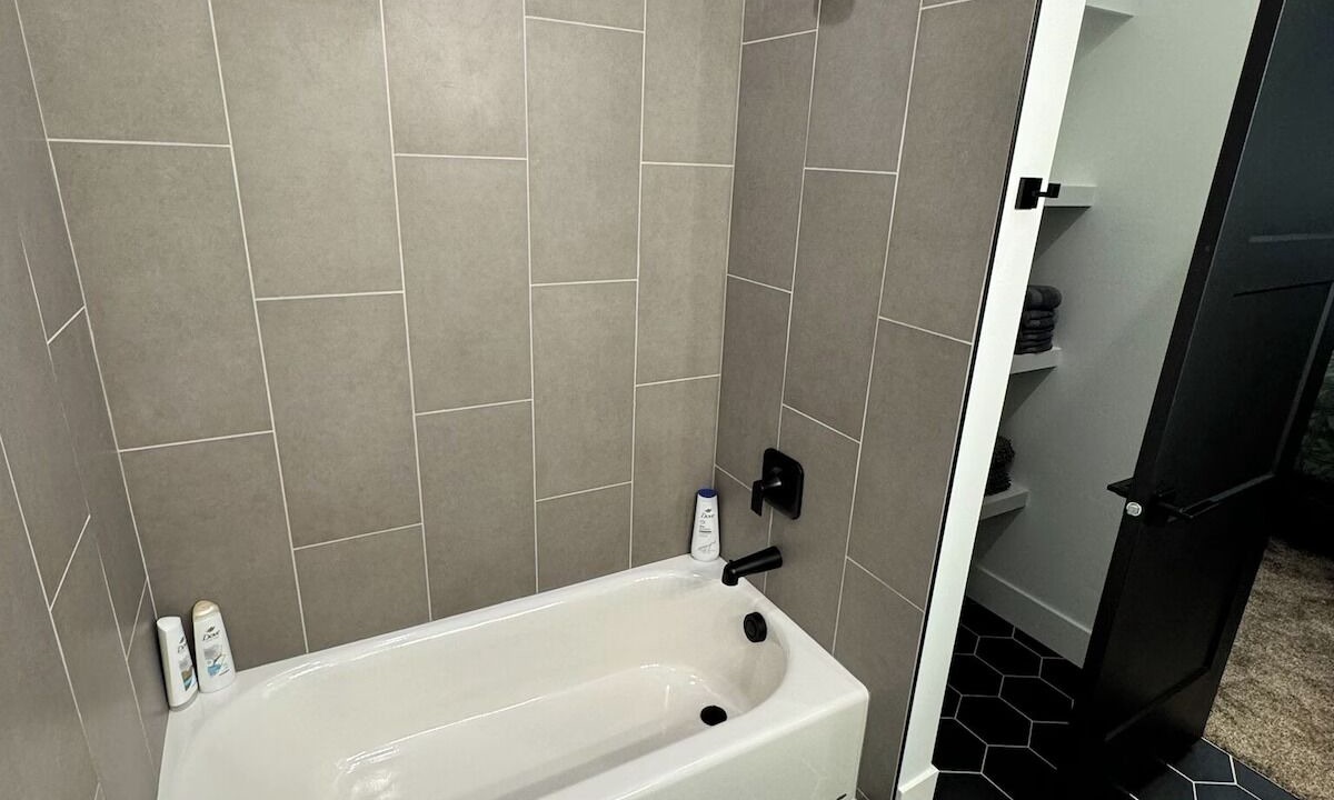 Photo of Bathroom in Island Park