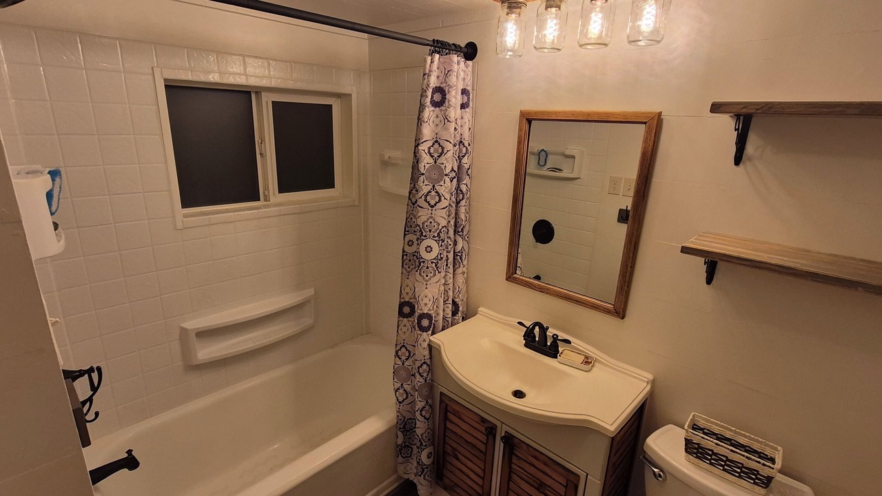 Photo of Bathroom in Centralia - Chehalis