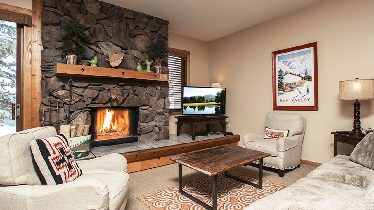 Photo of Livingroom in Elkhorn
