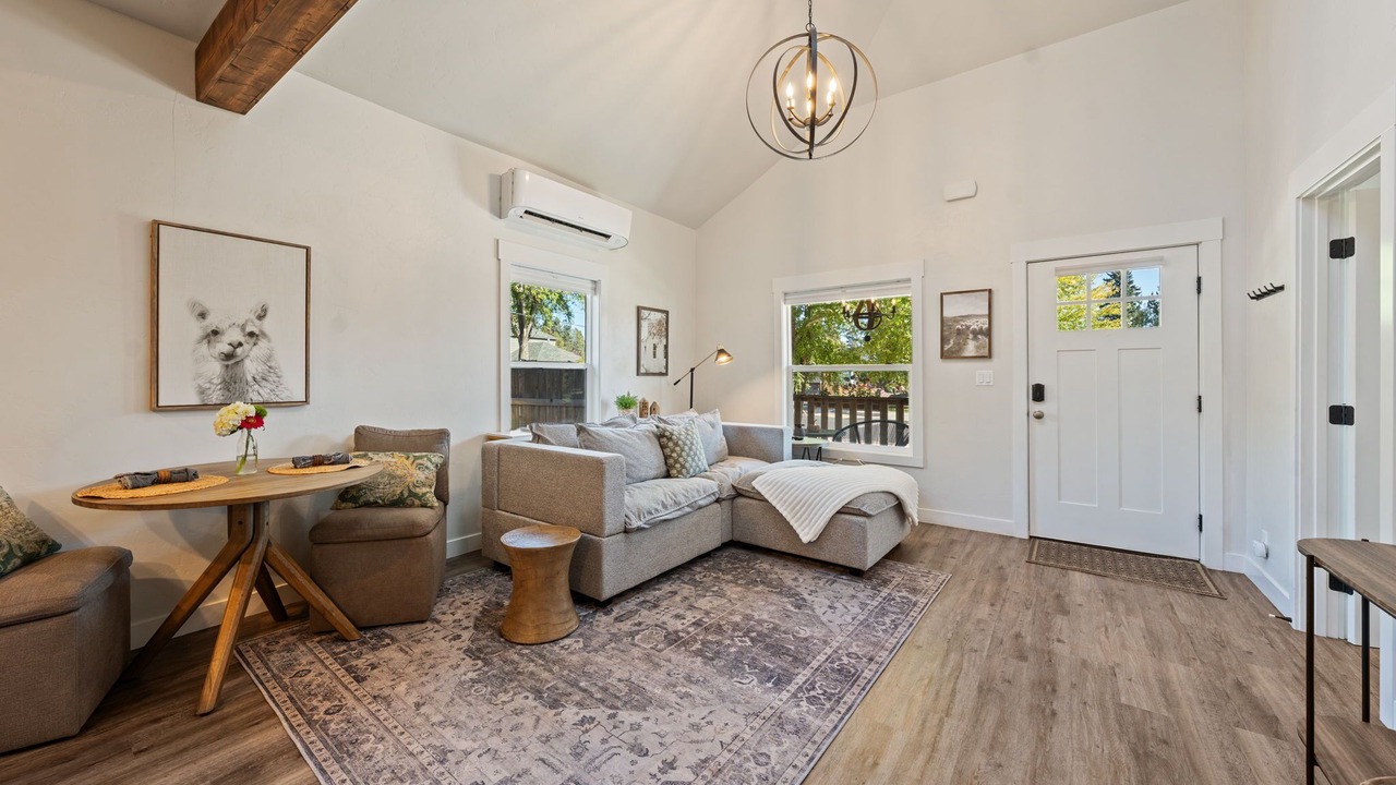 Photo of Livingroom in Bend