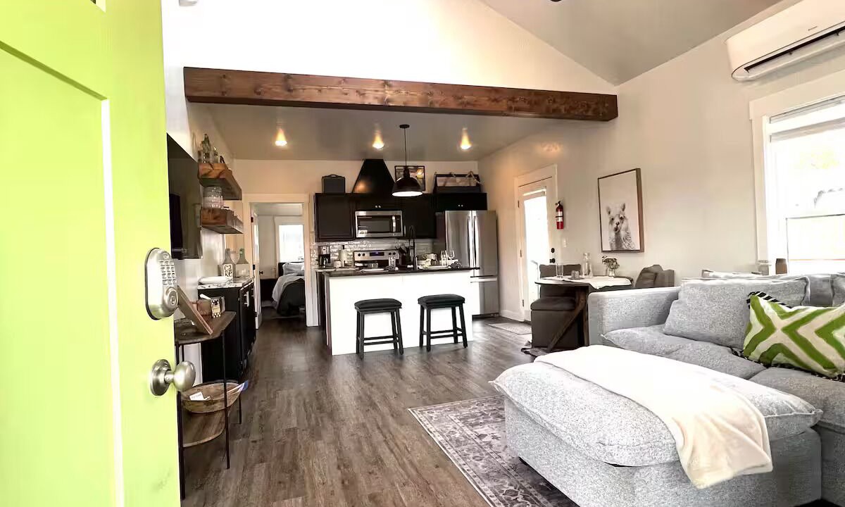 Photo of Livingroom in Bend