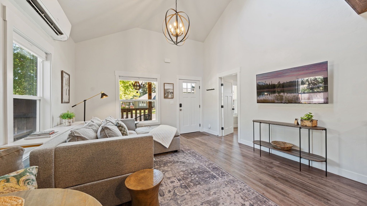 Photo of Livingroom in Bend