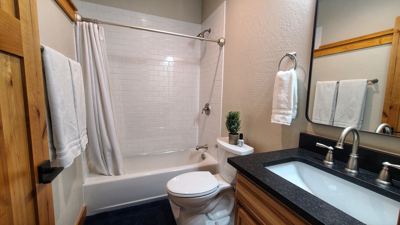 Photo of Bedroom in Sandpoint