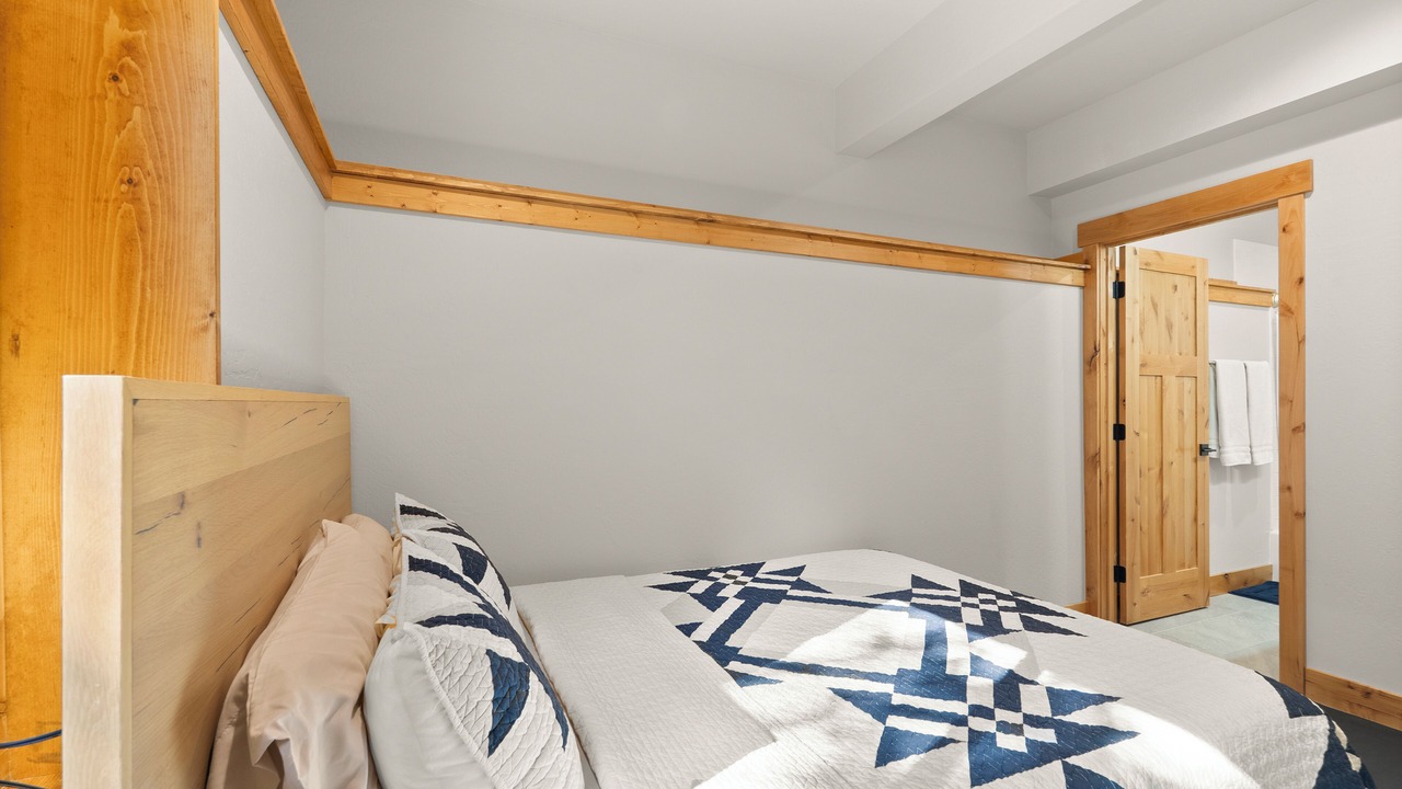 Photo of Bedroom in Sandpoint