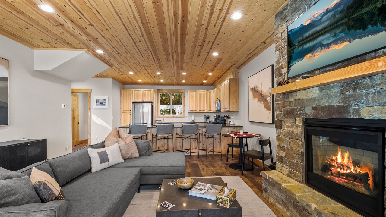Photo of Livingroom in Sandpoint