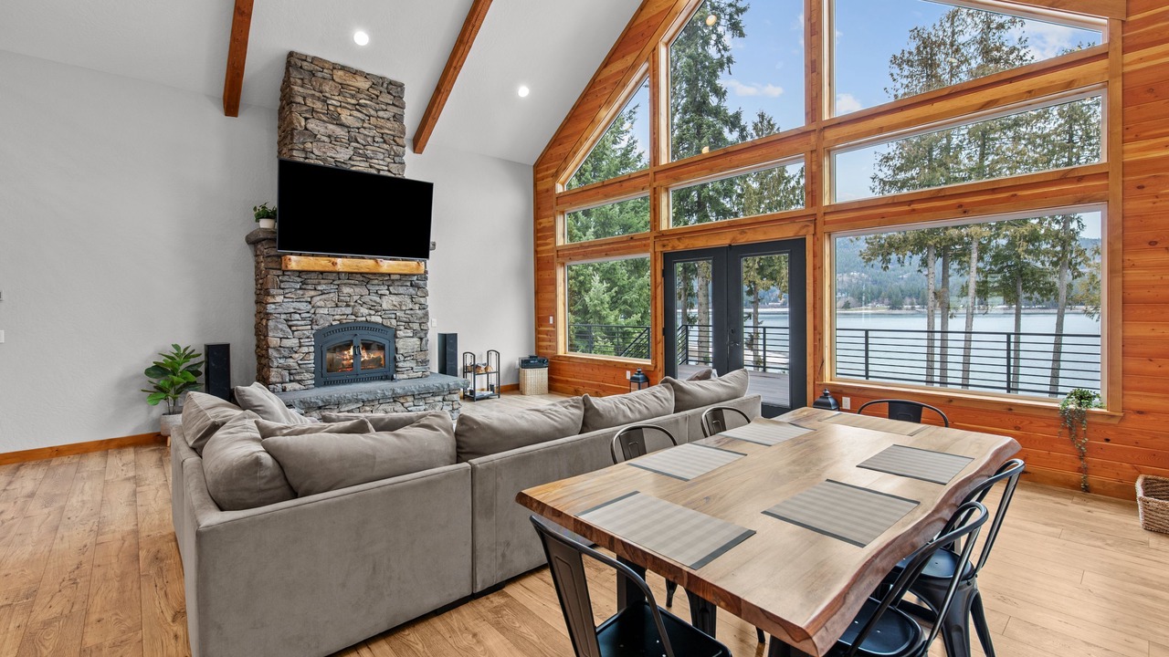 Photo of Livingroom in Priest River