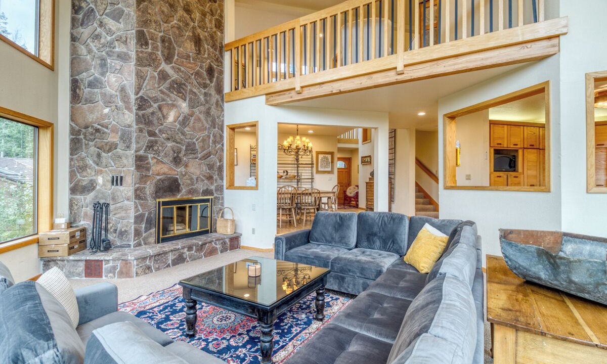 Photo of Bedroom in Black Butte Ranch