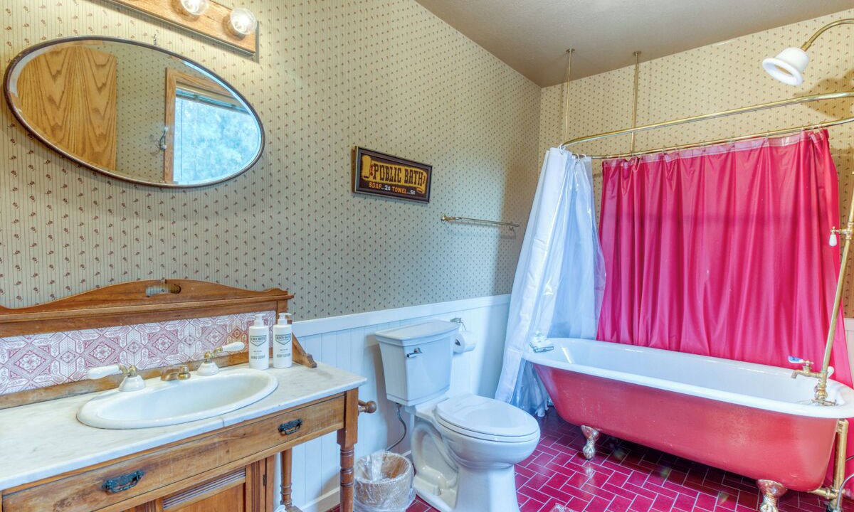 Photo of Bathroom in Black Butte Ranch