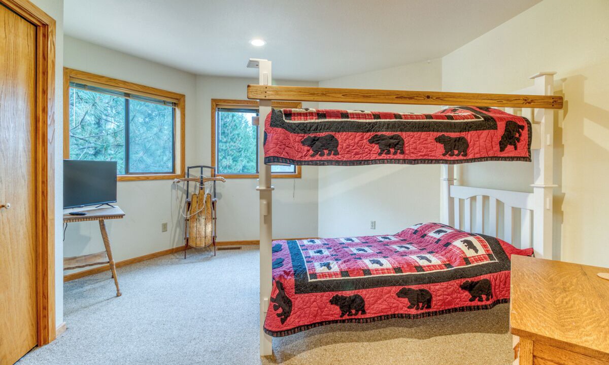 Photo of Bedroom in Black Butte Ranch